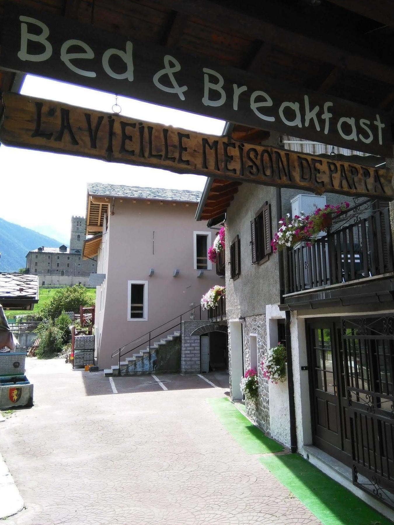 B&B La Vieille Meison De Pappa Sarre Zewnętrze zdjęcie
